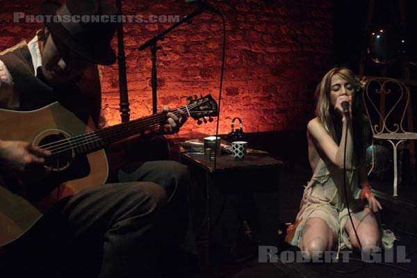 RUBY THROAT - 2008-04-21 - PARIS - Cafe de la Danse - Katie Jane Garside - Chris Whittingham